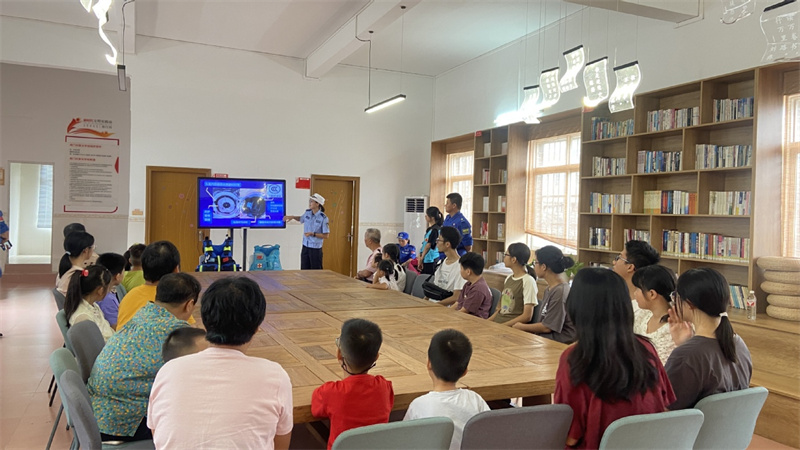 安全先行！斗门南门村开展暑期公益宣传活动