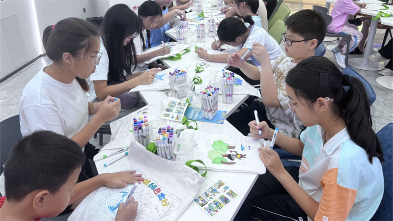 吉大街道园林社区开展环保手工创意活动