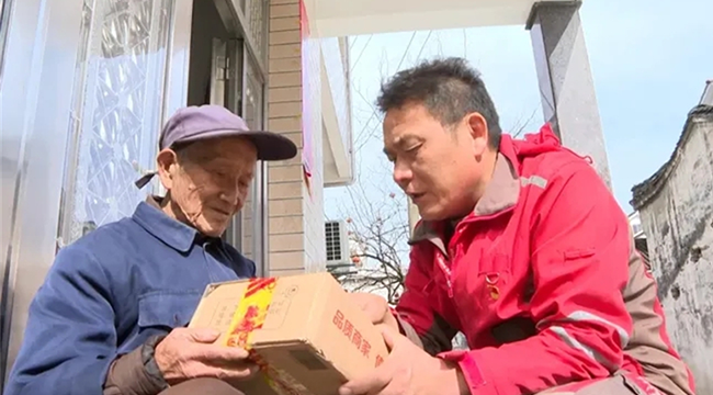 快递小哥每天给自己送上百个快递，咋回事？