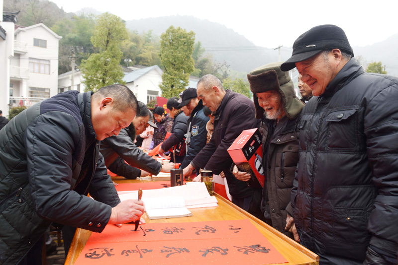 铜陵：结合地域beplay官网app特色 开展丰富多彩“三下乡”活动