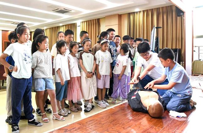 社区“暑托班”开设安全课(2811951)-20240729105904